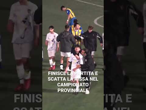 Finisce la partita e parte la rissa